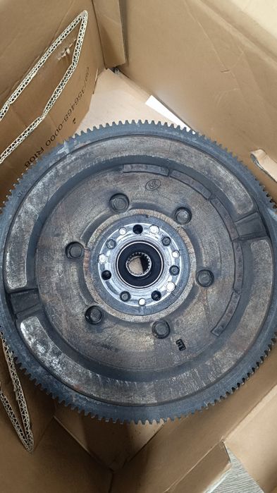 Двухмассовый маховик Luk