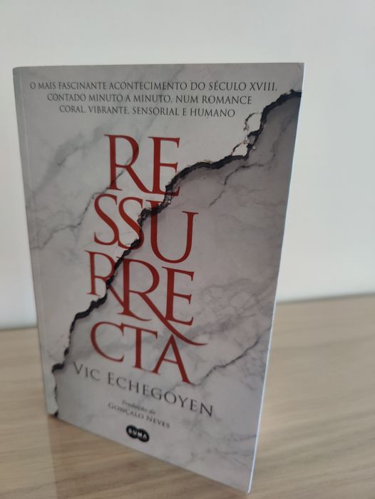 Book: Ressurrecta by Vic Echegoyen