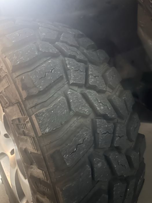 Jantes 6x139,7 pneus novos