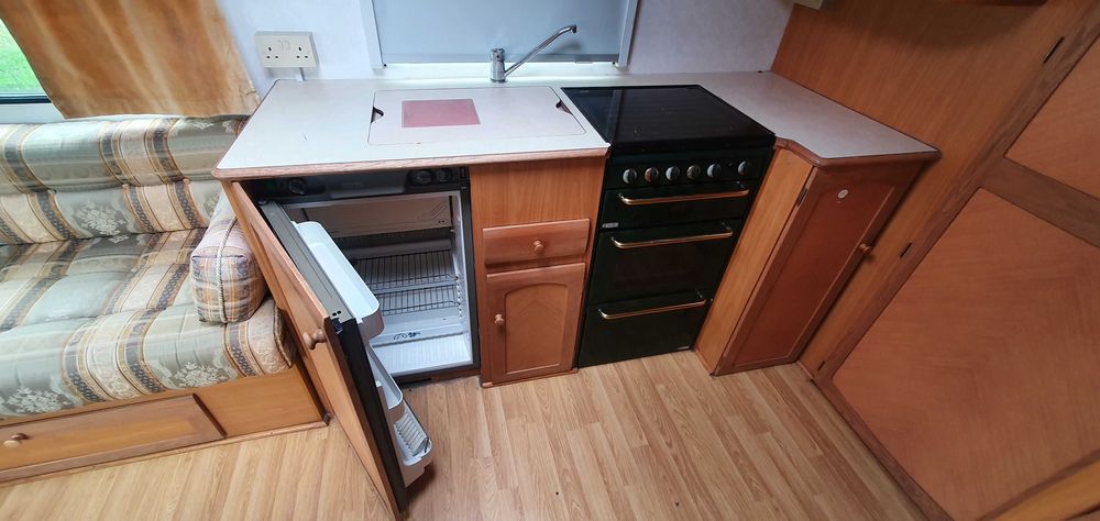 Avondale Leda Pennine 2000