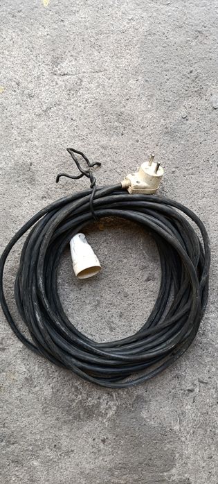 Przedłużacz 10 metrów żyły 1,5 mm