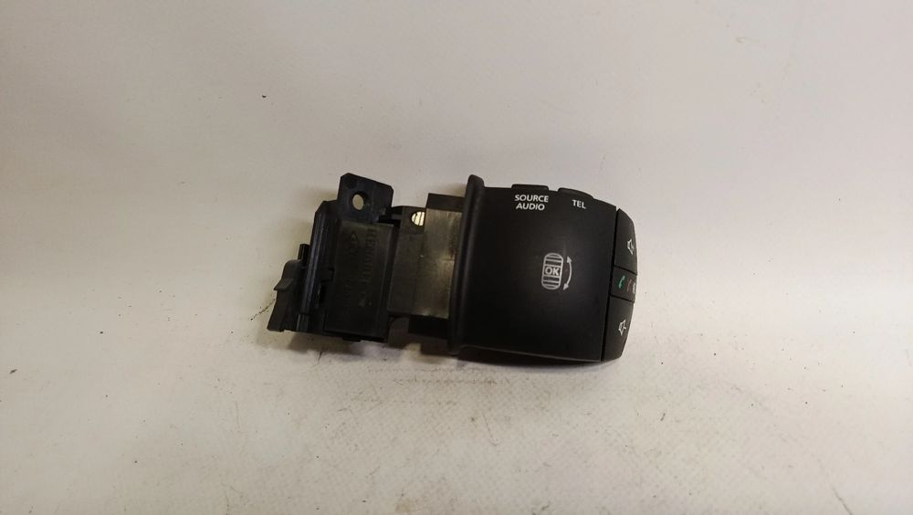 Manípulo do rádio RENAULT Megane III (BZ0_)