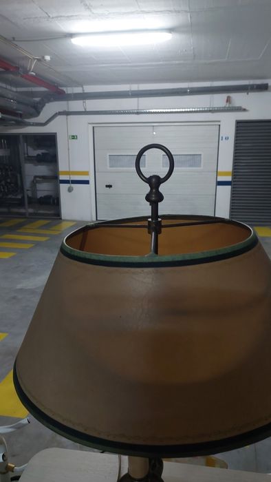 Candeeiro de mesa de entrada ou apoio de sala
