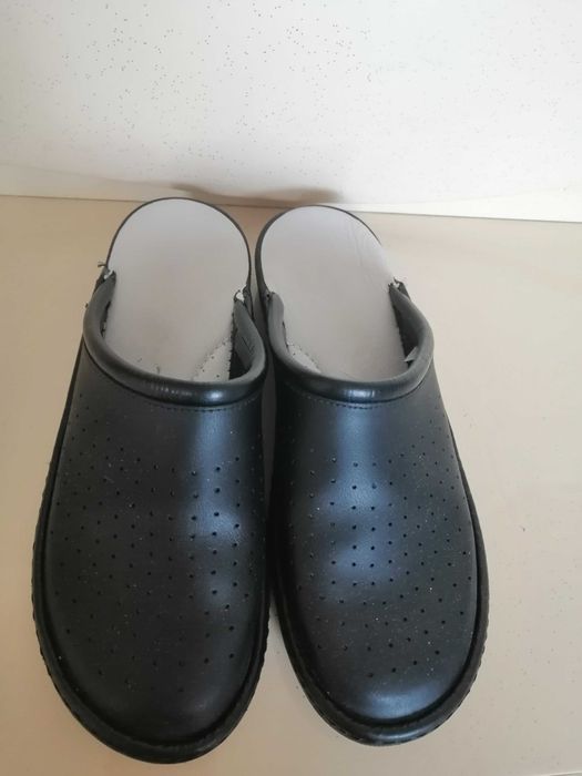 Skórzane klapki damskie