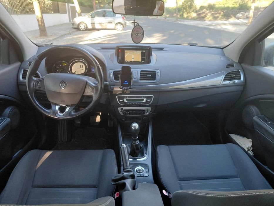 Renault Megane 2014  - LISBOA — photo 2