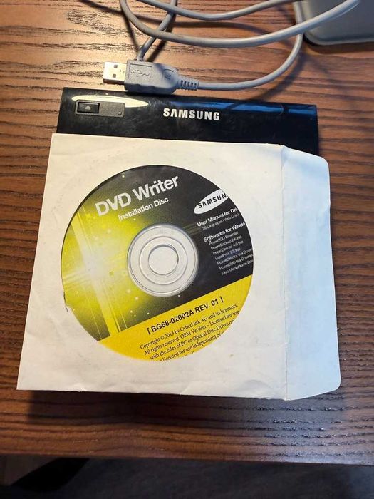 SAMSUNG Portable DVD driver SE-208
