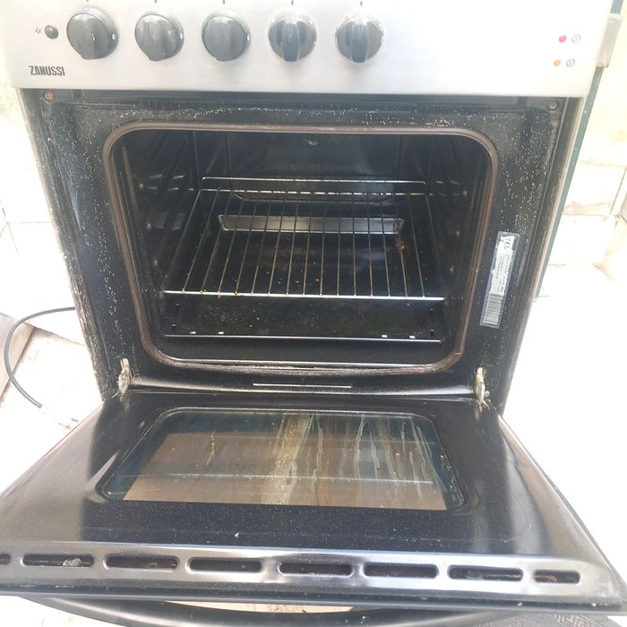 Fogâo Zanussi Gâs Natural 3 Bicos + Placa + Forno Eléctrico