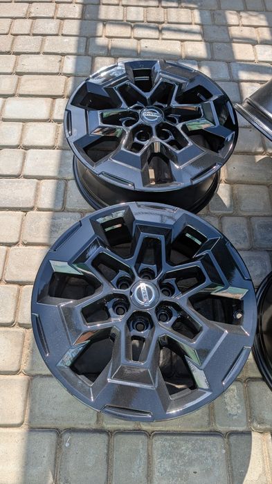 6 114,3 R 18 Оригінальні диски Nissan Navara D 23 2019 року