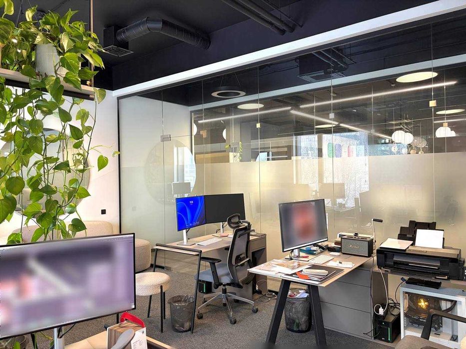 Ексклюзивний офіс площею 28м2 у бізнес-центрі Space4