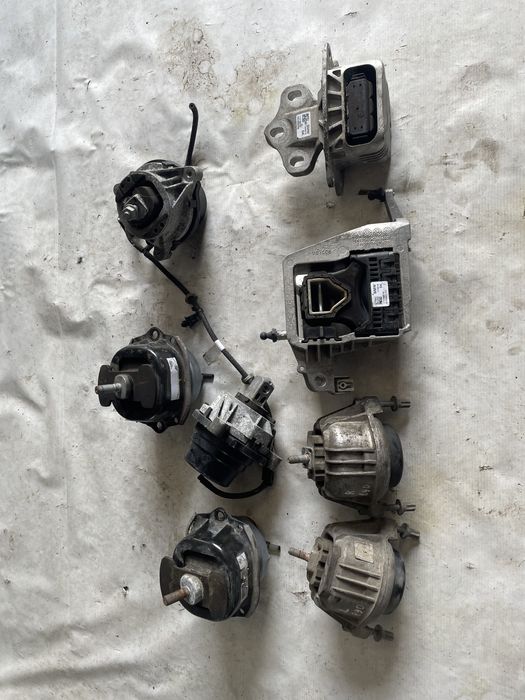 Подушка двигуна G01 G30 G05 F30 F32 F36 F25 F26 F15 F16 F48 F49 U11 IX