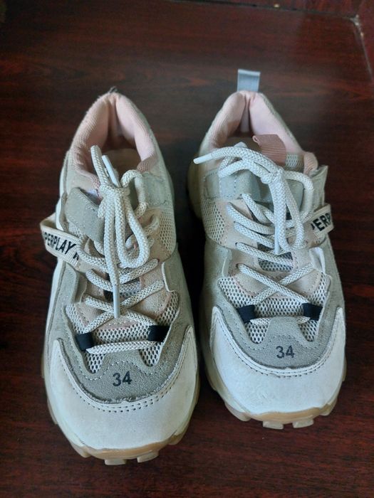 Кросівки дуже модні