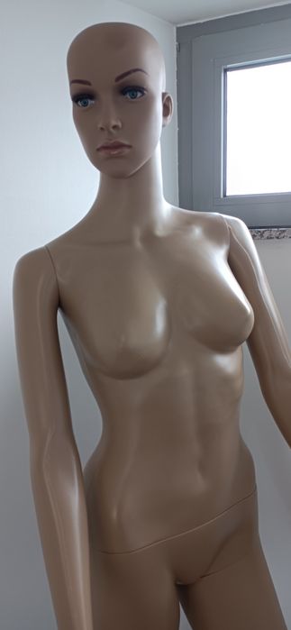 Manequim de corpo inteiro feminino