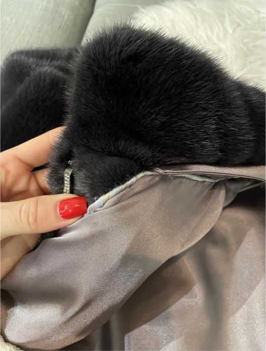 Норкова шуба в ідеальному стані як нова