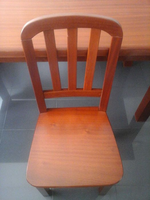 Mesa Cozinha + Cadeiras em Madeira