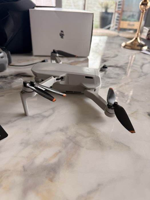 Dron dji mini 4k