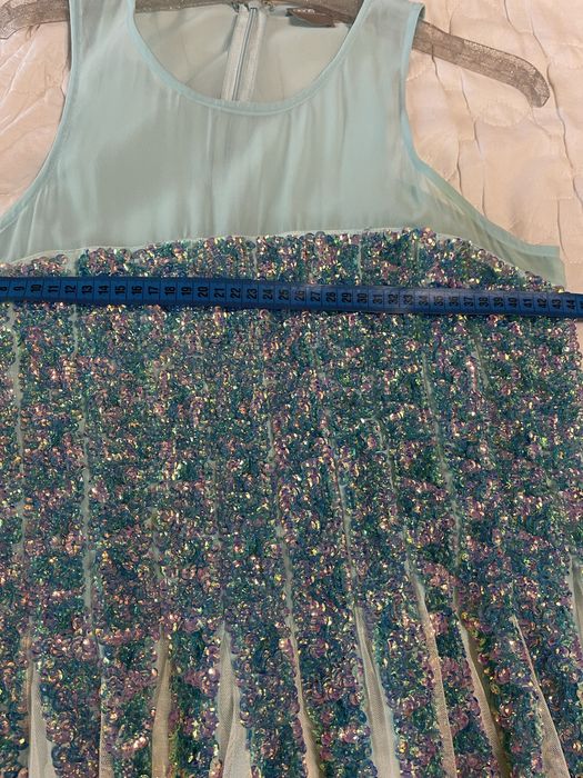 Вечерние платья  в пайедках сверкает очень