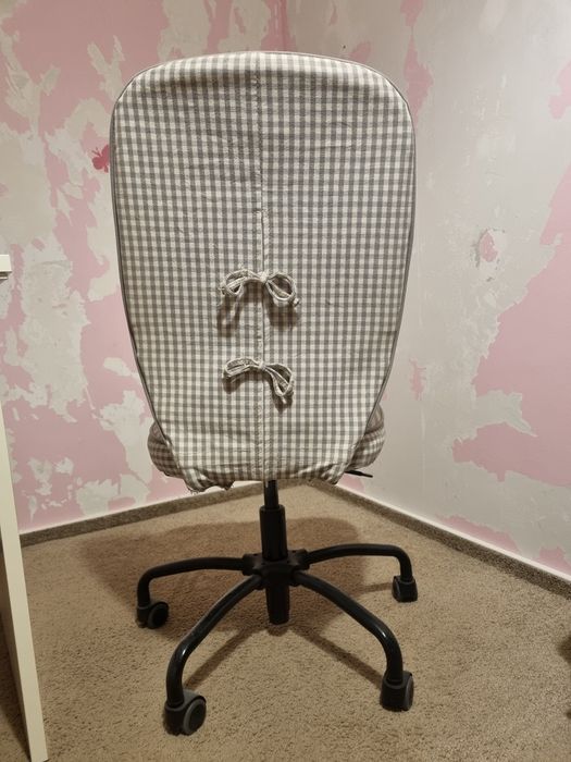 Krzeslo do biurka obrotowe na kółkach IKEA