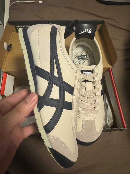 onitsuka tiger EUR 42
