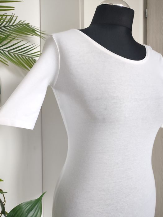 Biała bluzka t-shirt z krótkim rękawem dopasowana rozmiar 34 XS