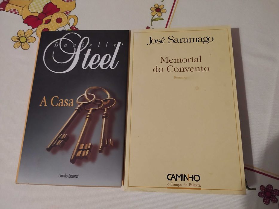 Livros variados como novos