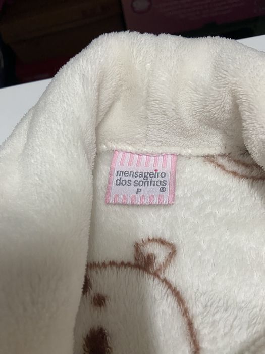 Pijama muito fofo e quentinho para 4 anos.