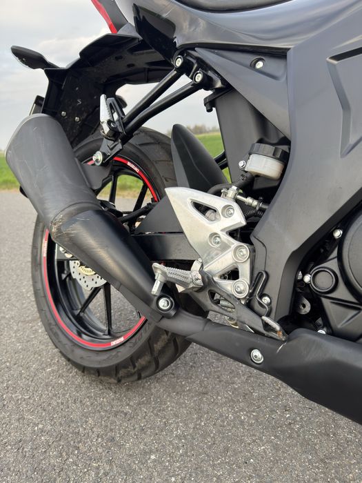 Suzuki GSX-S125 2024 • 700 km • Stan bdb • Titan Black • A1/B