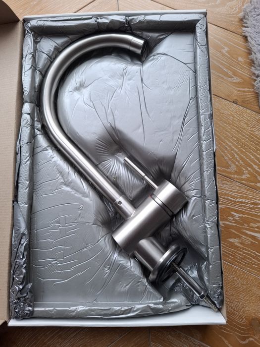 Bateria zlewozmywakowa ze stali nierdzewnej