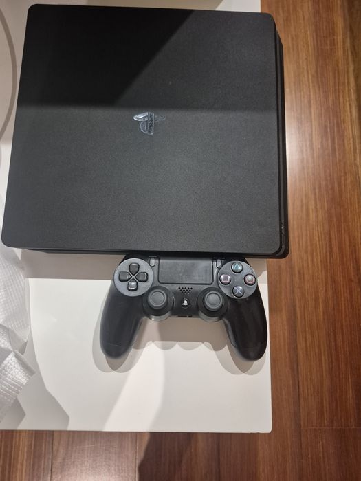PS4 Slim 1 TB  + 7 jogos + Comando Original