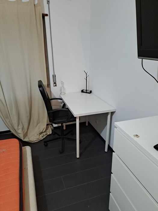 Vendo cama ,colchão, comudas,mesas cadeiras