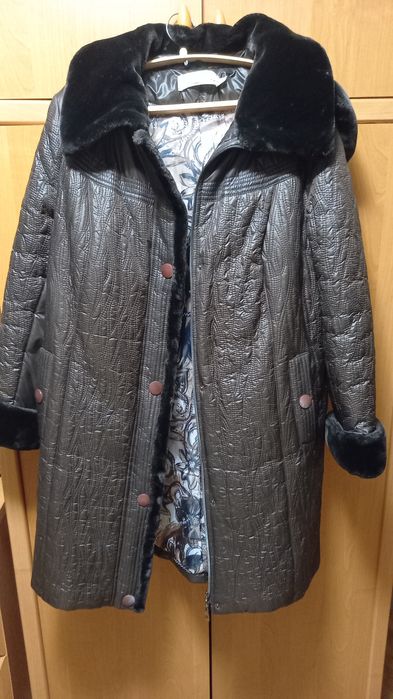 Пальто жіноче коричневе зимове 54 р з  капюшоном