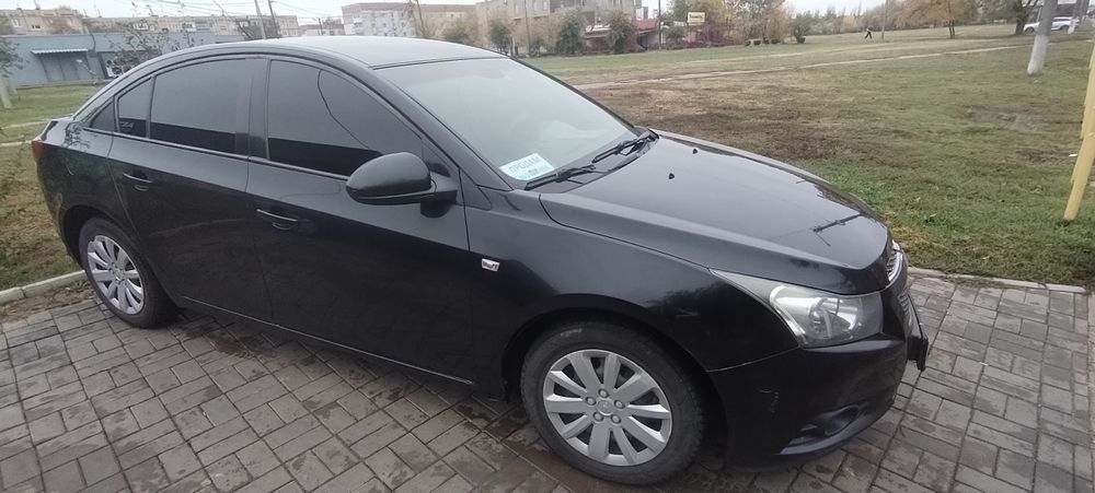 Шевроле Круз 2011, седан 1.8л, бензин