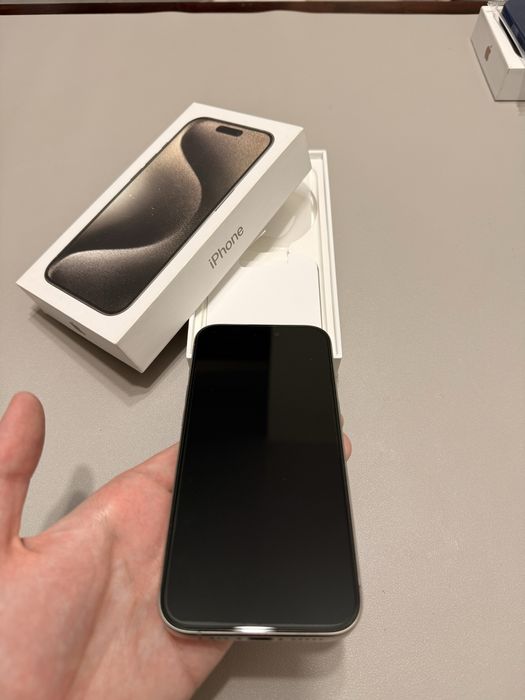 iPhone 15 Pro 256 GB Natural Titanium