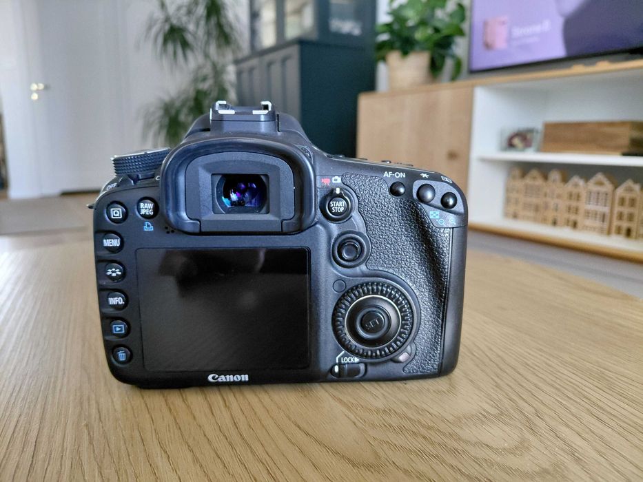 Canon eos 7d  idealny stan, niecałe 17,000 zdjęć