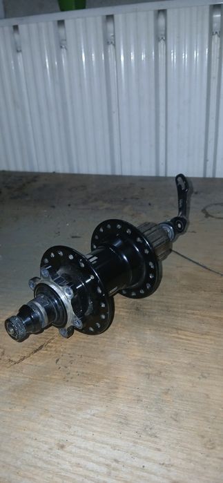 Piasta novatec 10x135 głośna QR