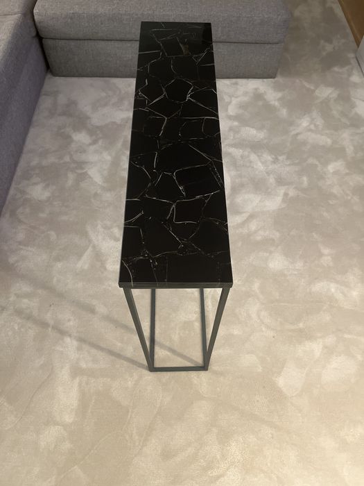 Consola em pedra e base metálica