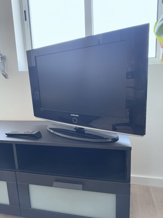 Samsung 26" LCD TV – Model LE26S81B64586030960259121