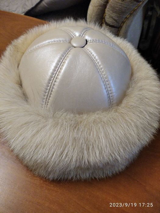 Шапка песцовая обхват 58 см.