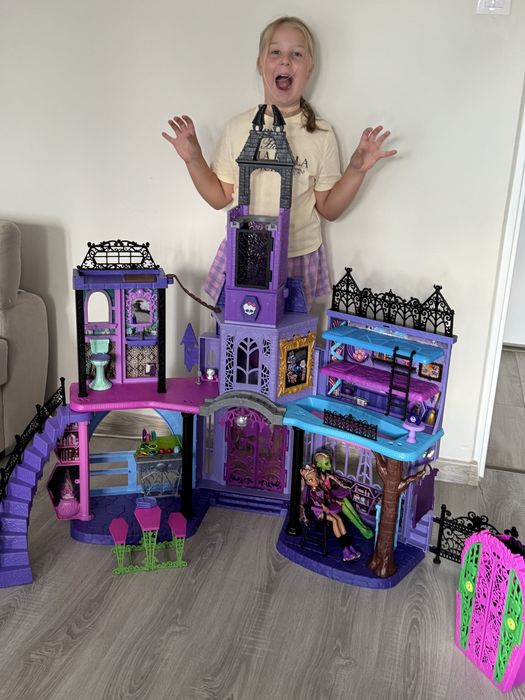 Straszyceum monster high