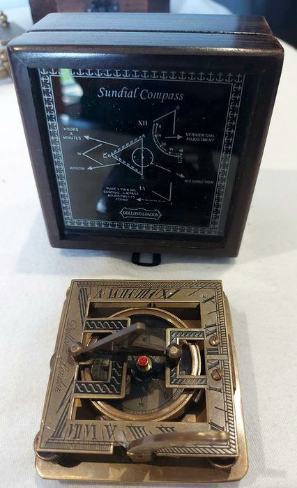 Bússola marítima e outros artigos náuticos bom para iniciar Colecção.