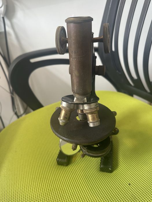 Старинный микроскоп