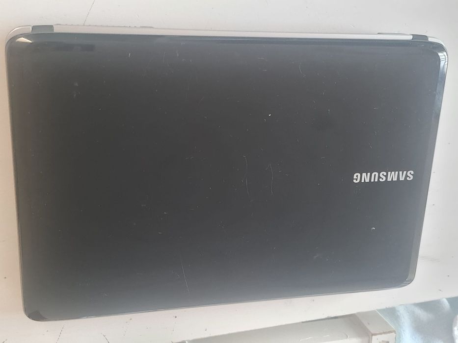 5 Working Laptops64730067730177121