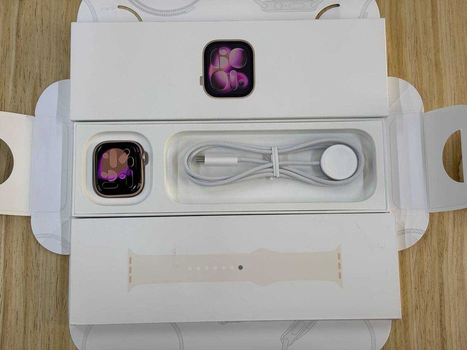 8613 - Openbox Apple Watch Series 11 GPS 42mm Rose Gold Alu. Case w. Light Blush S. Band - S/M (MEU04)