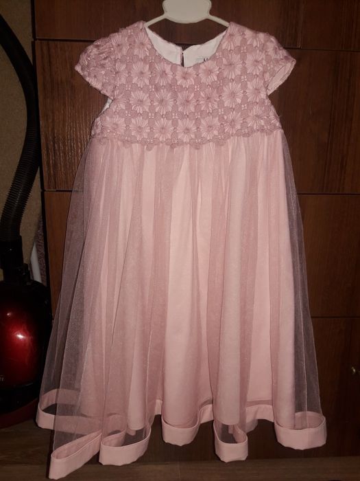 Продам платье для девочек