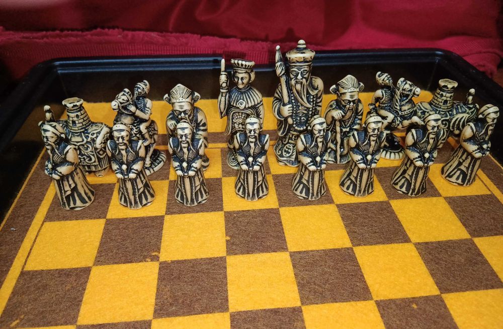 Jogo de Xadrez  Playbox (Anos 80) – Figurinas Chinesas