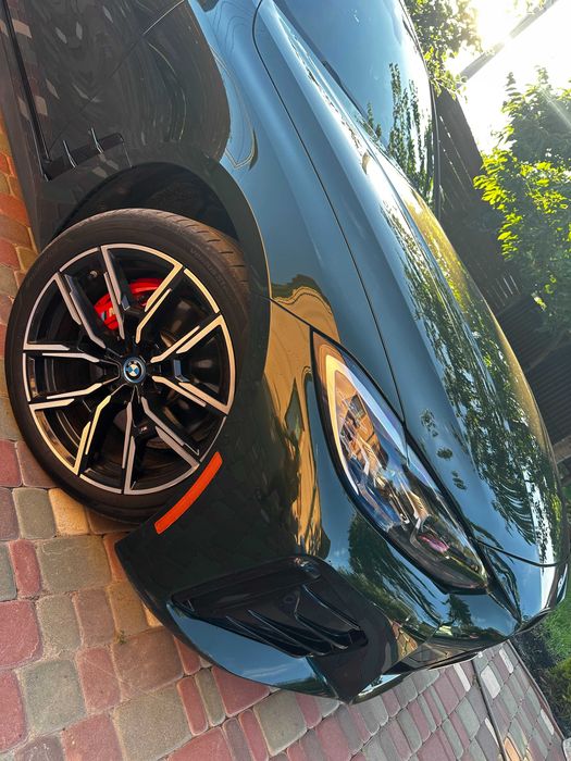 продам машину BMW I4
