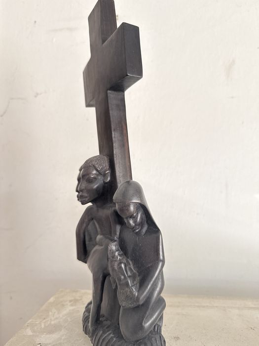 Afrykańska rzeźba sakralna – Krzyż, 4 postacie, 36 cm, rękodzieło
