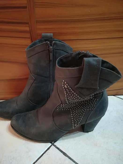 Botki Jennifer CCC r. 40