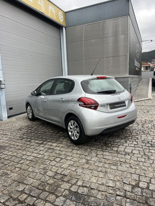 PEUGEOT 208 1.6Hdi