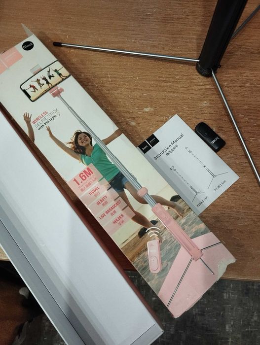 Продам новую селфи палку за 299 грн