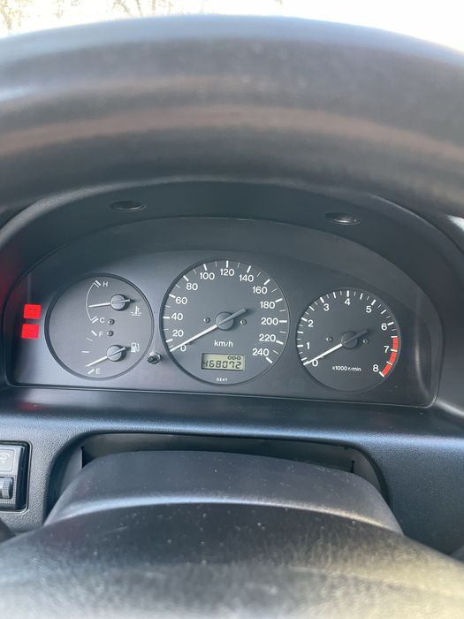 Продам Mazda 626 GF 1.8